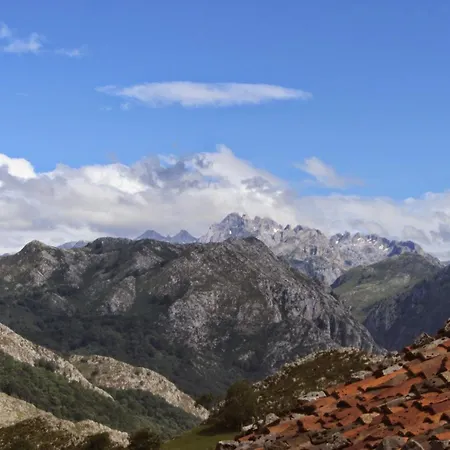 Casa Aurora, Your 10 Minutes Drive From Cangas De Onis Holiday home Avalle